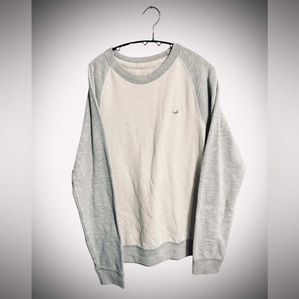 Hollister Off-White sweatshirt
